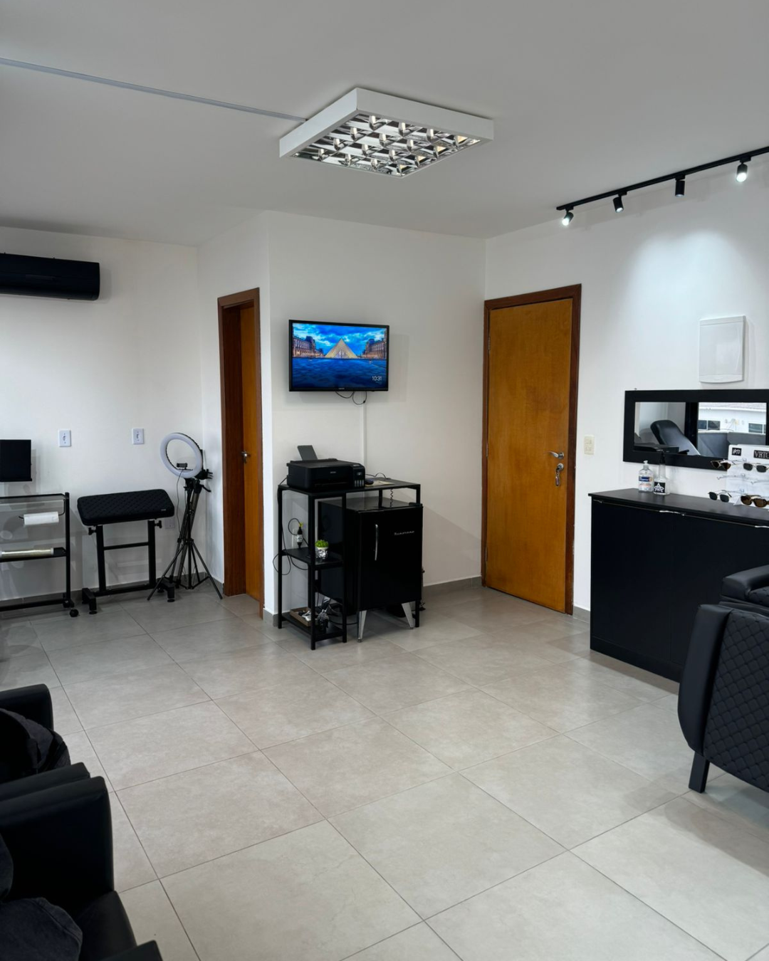 tatuagem de letras, lettering, tattoo, tatuador, tatuagem no braço, tatuagem masculina no braço, tatuagem feminina, Blackout, caligrafia, tatuagem na mão - 1